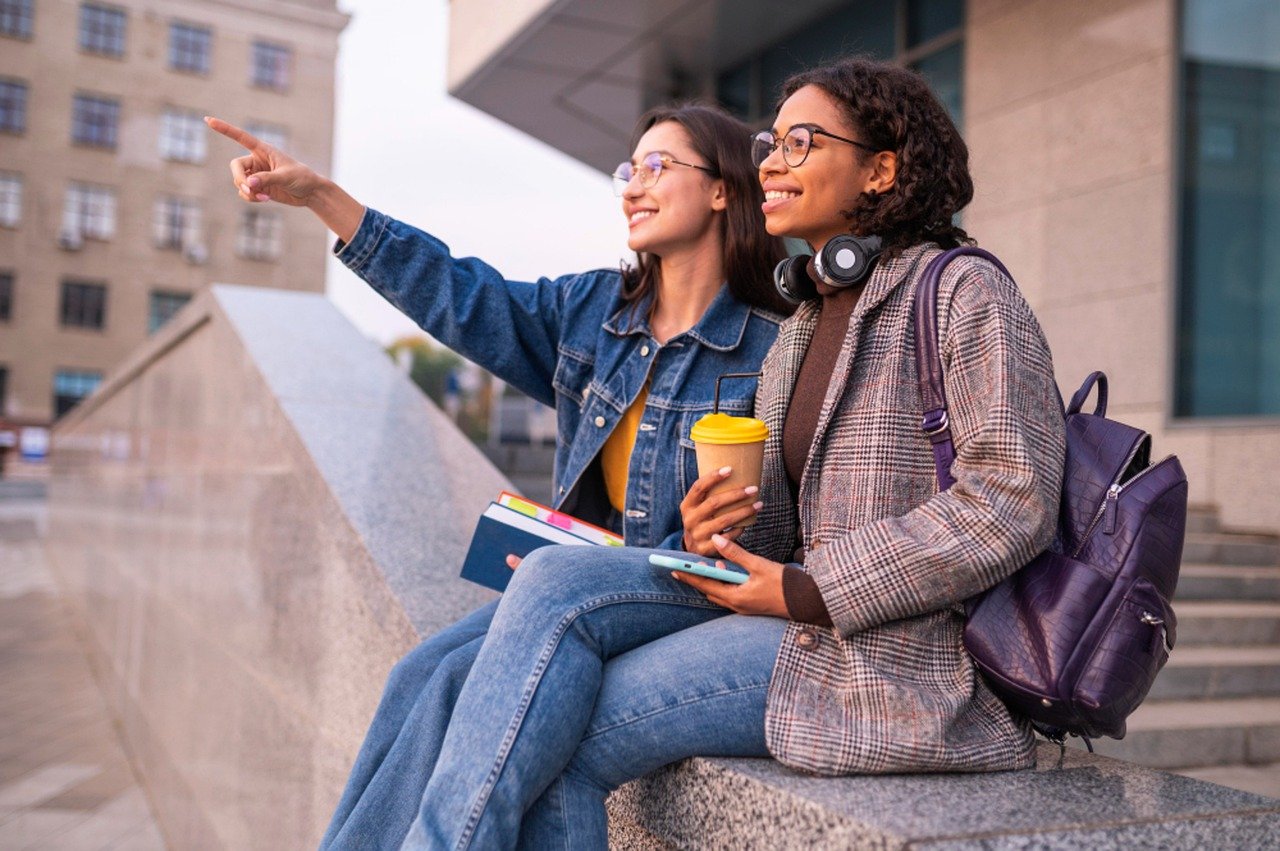 students-8628244_1280.jpg